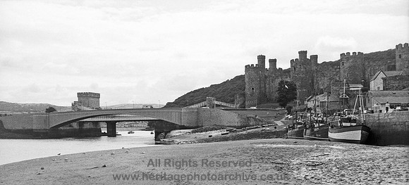 HRS 215 Conwy bridge quay and castle 1980s