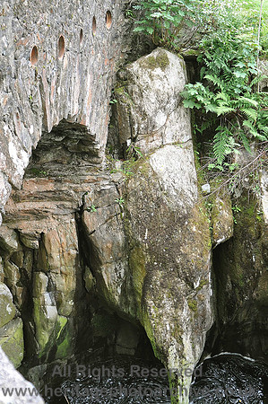 HRS 4897 River Duddon bridge, rocks 2010