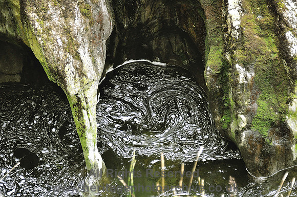 HRS 4899 River Duddon Bridge, pothole erosion 2010