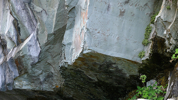 HRS 7882 Photo Location 12 Fine-layered tuff