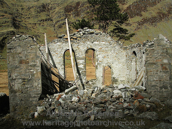 HRS 5262 Calvinistic Methodist Chapel and shaft of light 2004
