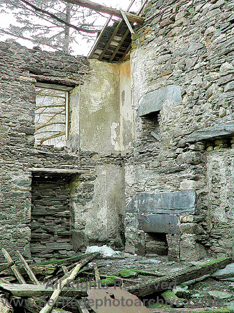HRS 5272 Interior slate manager's house Cwmorthin 2004