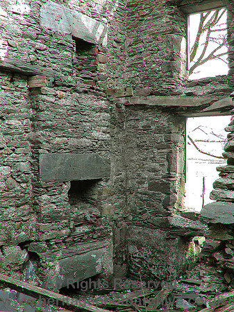 HRS 5273  Interior chimneystack slate manager's house Cwmorthin 2004