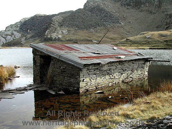 HRS 5288 Cwmorthin, Hut in lake 2004