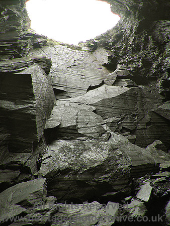 HRS 5301 Wrysgan, View up to quarryhole sky 2004