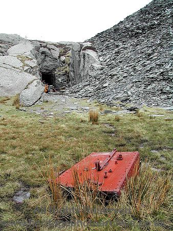 HRS 5306 Top Entrance to Wrysgan incline tunnel 2004