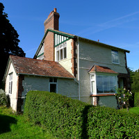 Pensychnant, estate cottage