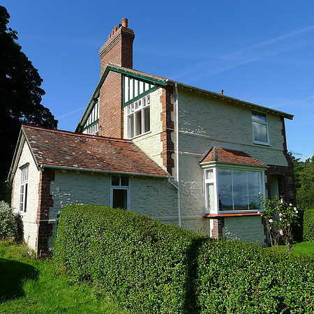 Pensychnant, estate cottage