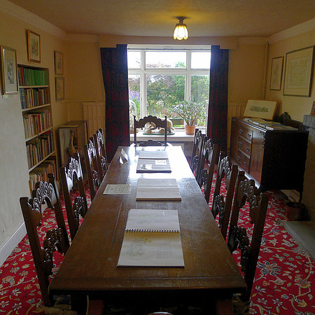 Pensychnant,  Library