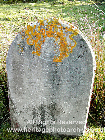 HRS 5442 Tyddyn bach chapel headstone Beddrod 2004