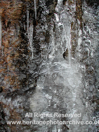 HRS 5443 Icicles  on Cowlyd road Feb 2004