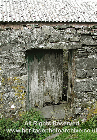 HRS 6411 Ysbyty Ifan, barn door 2008
