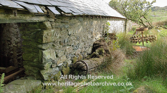HRS 6206 Oerddwr uchaf rear of cowbyre 2008
