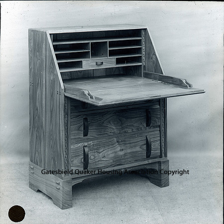 Bureau writing desk with drawers