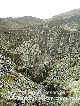 HRS 6425 Quarry hole Cwm Eigiau 2004