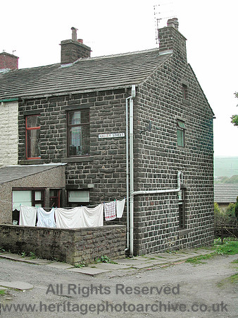 HRS 6473 Halley Street, Weir 2005
