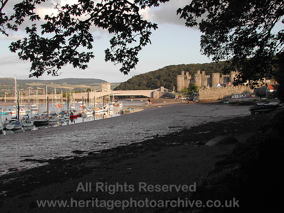 HRS 6517 Conwy Castle and bridge, yachts 2005