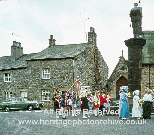 HRS 1647 Slaidburn May Queen procession nd