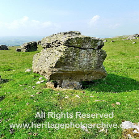 HRS 6643 Norber, Pedestal erratic
