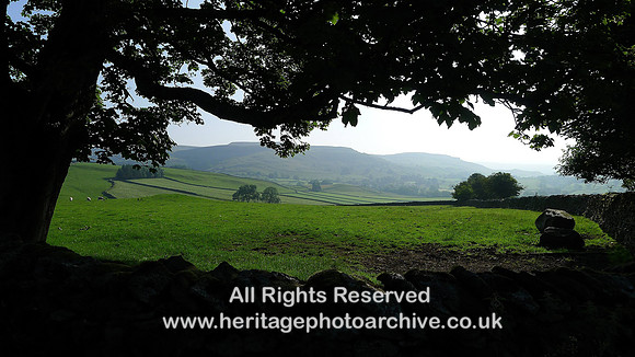 HRS 6616 View up Crummack Dale to NE