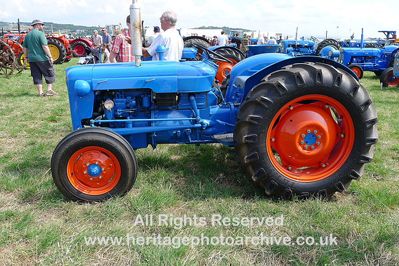 HRS 6715 Tractor