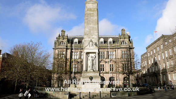 HRS 2420 Preston Centre Cenotaph  2011