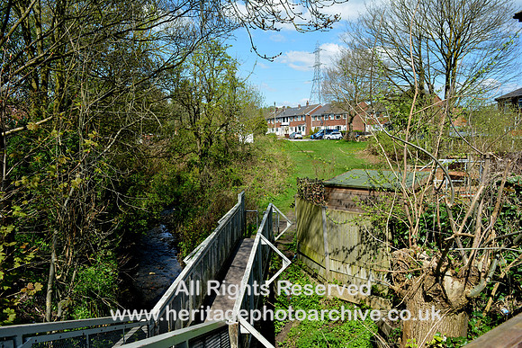 HRS 11571 Radcliffe, St Andrews Road, footbridge 20 April 2023