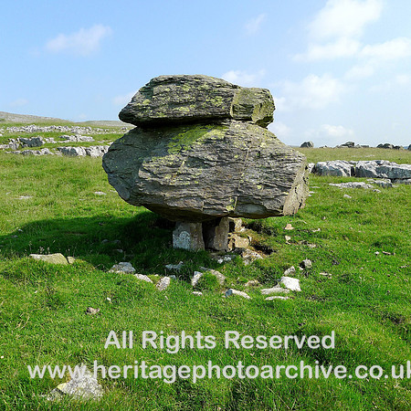HRS 6641 Norber, Pedestal erratic