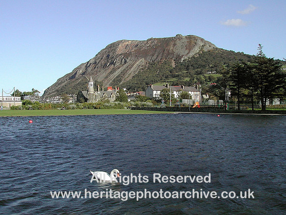 HRS 1040 Llanfairfechan, Lake and mountains