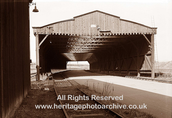 HRS 1923 Radcliffe goods yard wooden shed 1967