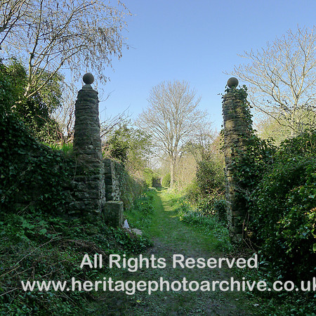 HRS 9023 Morland, garden path near river L1150246