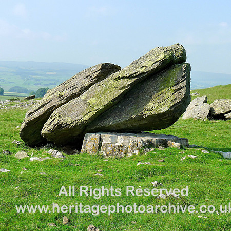 HRS 6634 Norber, Tilted erratic