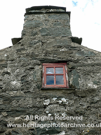 HRS 5562 Cwmystadllyn, Ty newydd window 2008