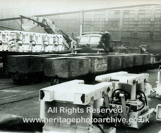 HRS 2050 Pit yard with hydraulic props and coal tubs