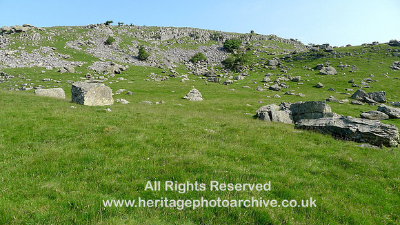 HRS 6622 Norber, Block field lower escarpment terrace