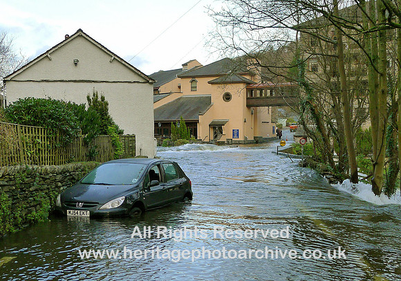 HRS 7391 Backbarrow bridge, flooding and abandoned car