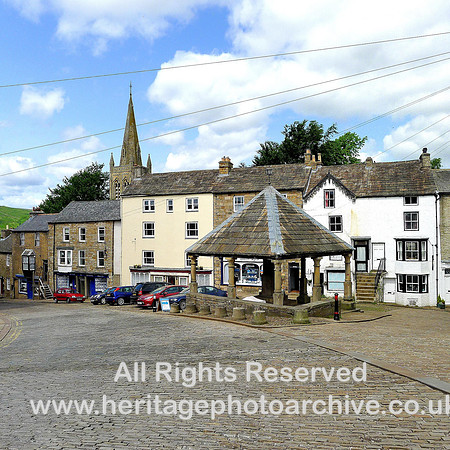 HRS 6722 Alston, Market cross