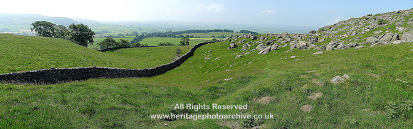 HRS 6672 Norber, Panorama lower drainage on boulder field