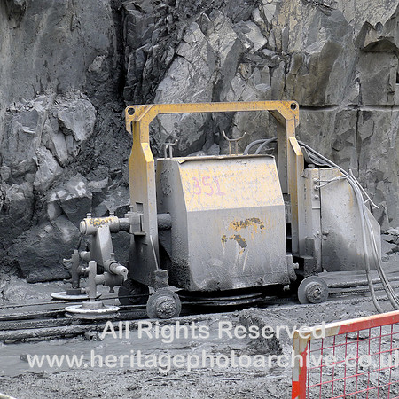 HRS 9158 Kirkby Quarries, steel cable cutting power unit L1060414