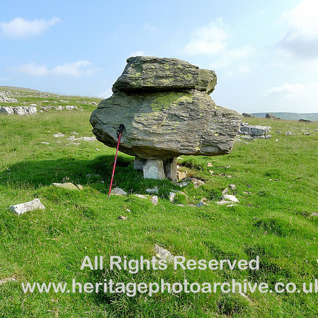 HRS 6644 Norber, Classic Pedestal erratic