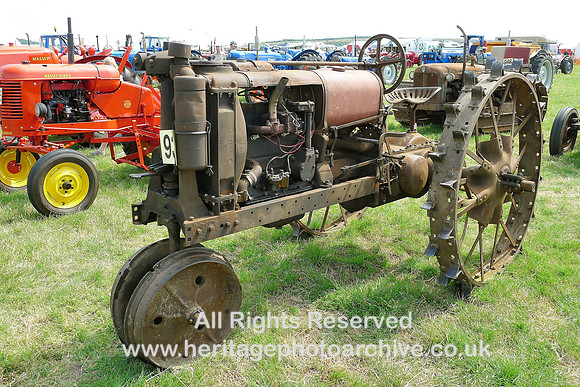 HRS  6716 Row-crop tractor