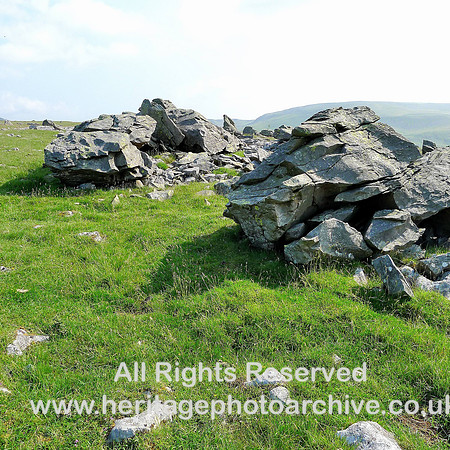 HRS 6635 Norber, Frost shattered erratics