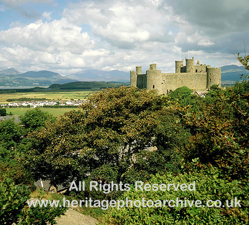 HRS 3242 Harlech Castle c2000 Image two