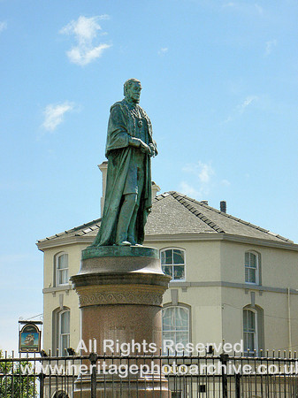 HRS 7482 Barrow, statue Henry Schneider near Town Hall