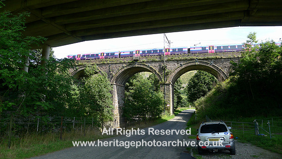 HRS 7488 Lune Gorge, Lower Borrowbridge viaduct with train
