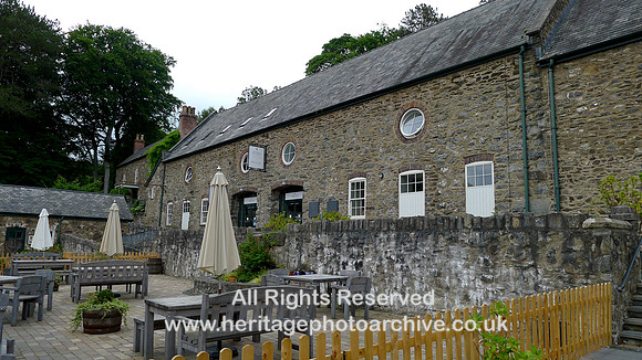 HRS 11040 Bodnant, Furnace Farmhouse and barn L1210480