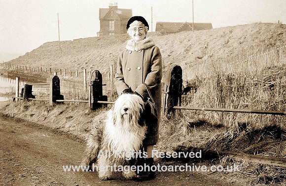 HRS 2089 MBBC Mrs Lansdale at Wellfield Farm Nob End c1967