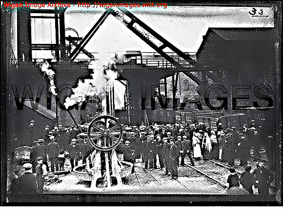 Abram, Maypole Colliery Disaster 1908  Photo Ref: PC 2010.232
