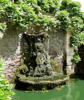 HRS 1208 Conwy, Bodnant Gardens fountain 2004