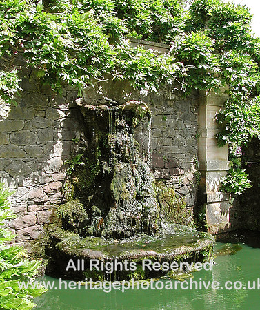 HRS 1208 Conwy, Bodnant Gardens fountain 2004